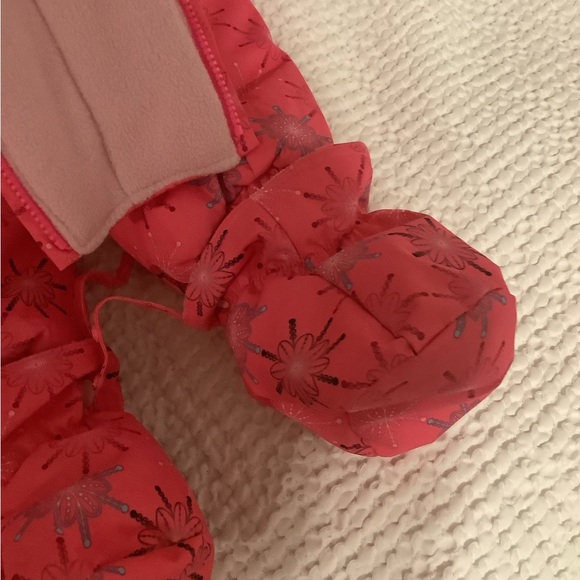 Osh Kosh Toddler Girl Snowsuit (18 months) - Picture 5 of 6